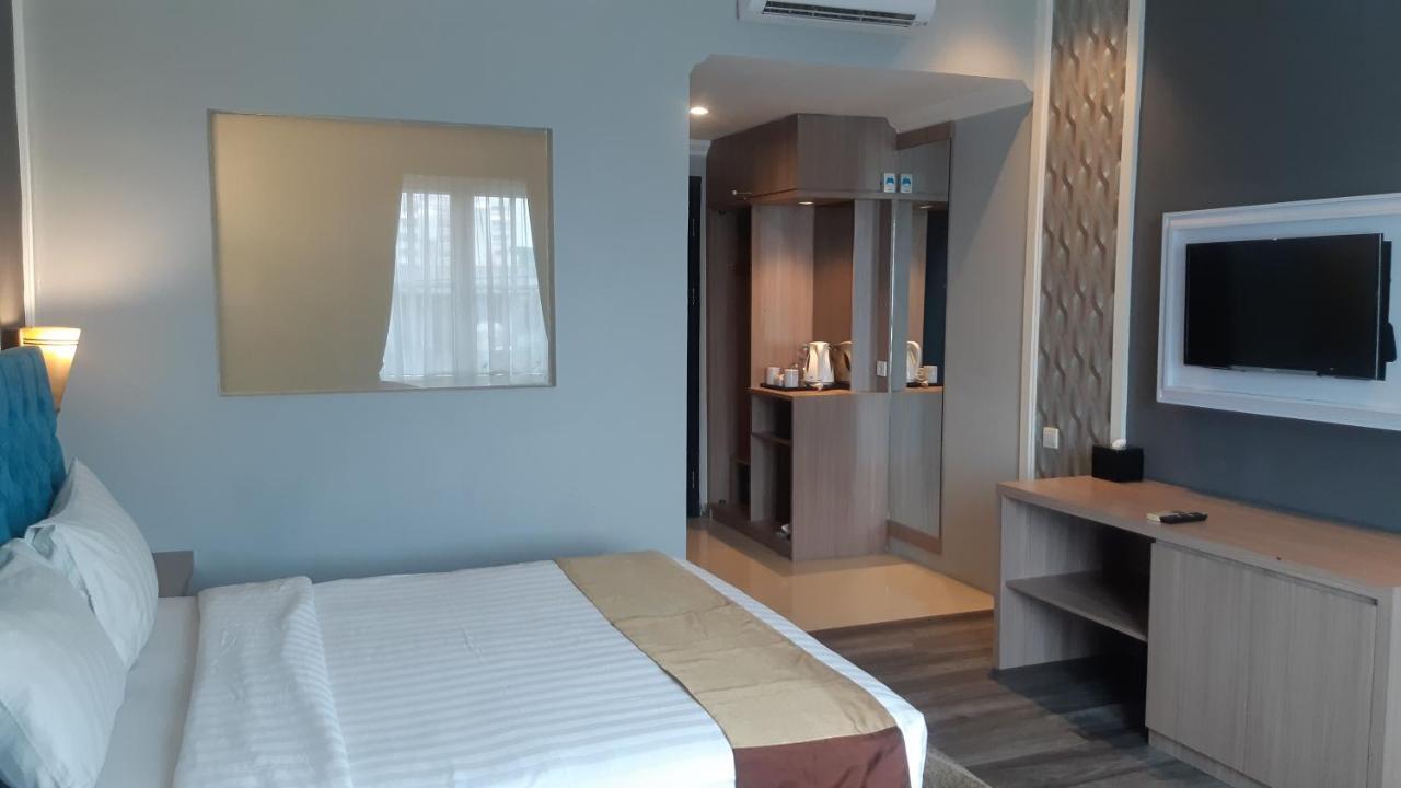 Luminor Hotel Palembang By Wh Free Massage 10 Minutes מראה חיצוני תמונה