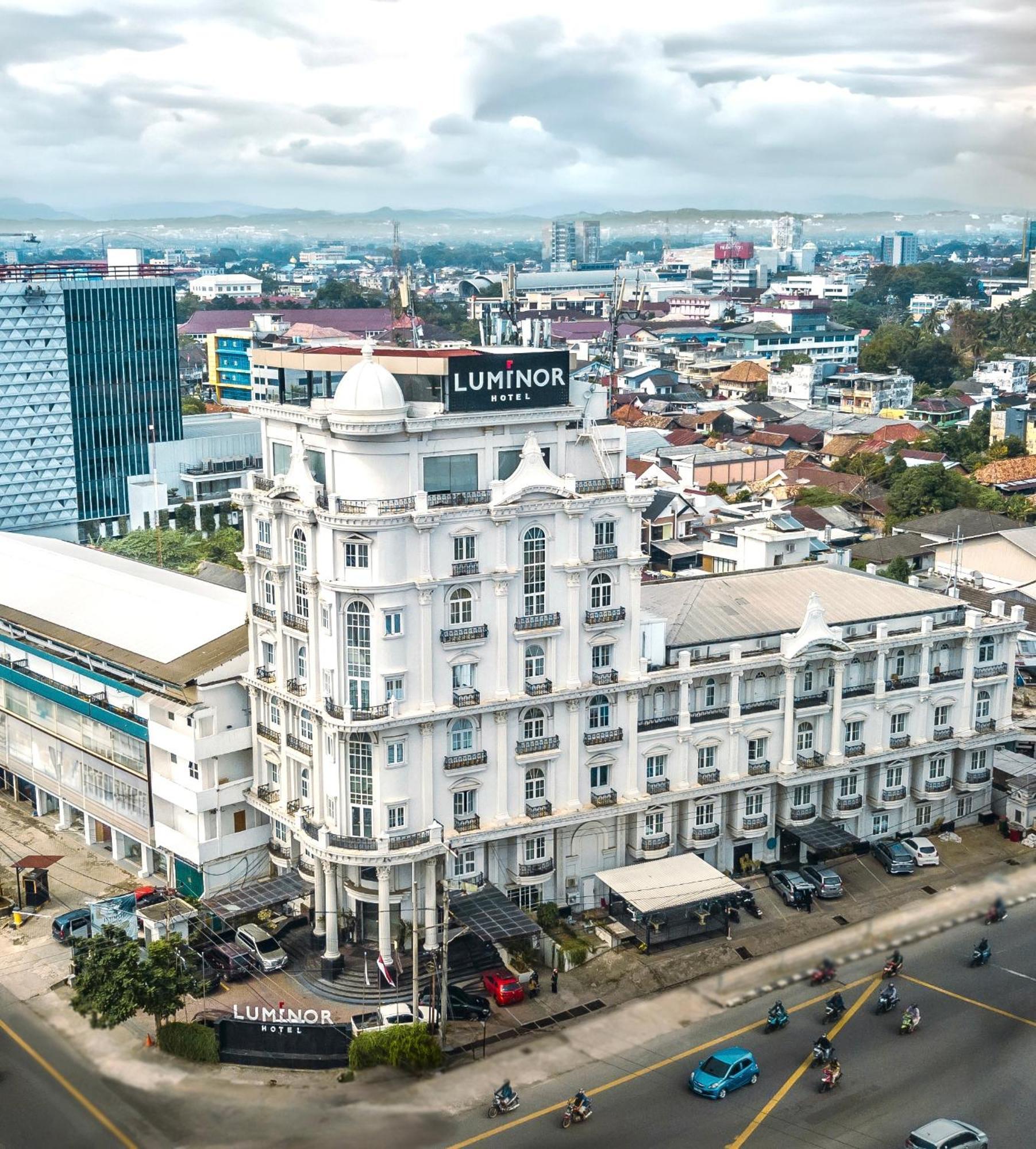 Luminor Hotel Palembang By Wh Free Massage 10 Minutes מראה חיצוני תמונה